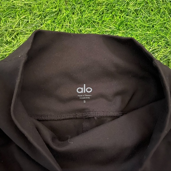 Alo moto leggings size Small casual activewear Preowned great condition yoga run - Picture 9 of 10